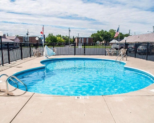 Rodeway Inn & Suites Niagara Falls image 1