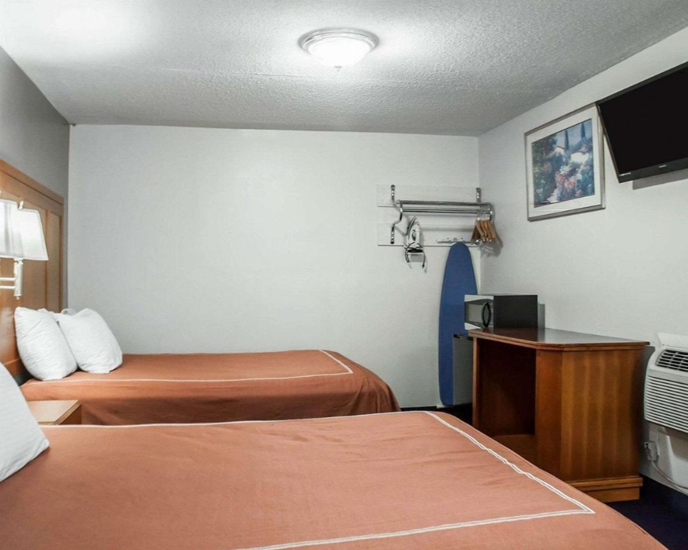 Rodeway Inn & Suites Niagara Falls Image 11