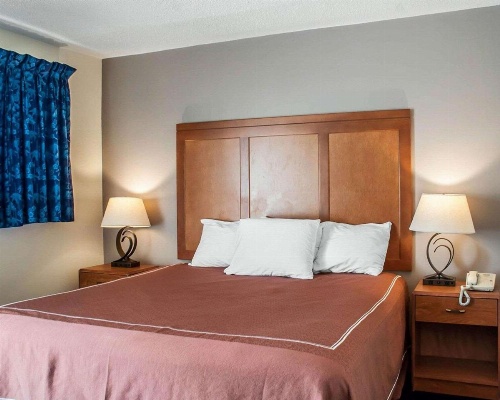 Rodeway Inn & Suites Niagara Falls image 12